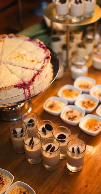 Postres individuales en buffet